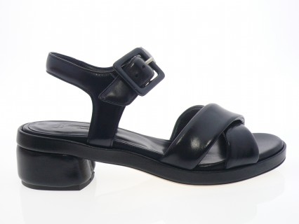 lorenzo masiero - Nu pied S227 - MARINE